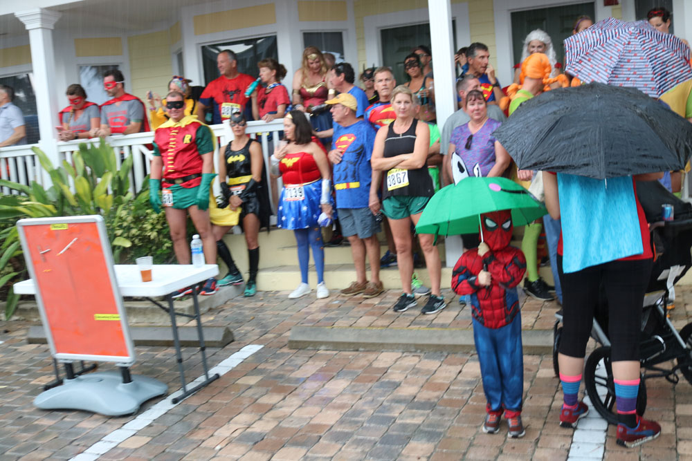 Heroes and Villains 5K 2017 photo - Duval Street, Key West